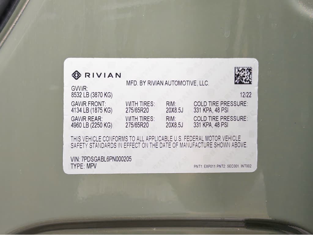 2023 Rivian R1S view 29