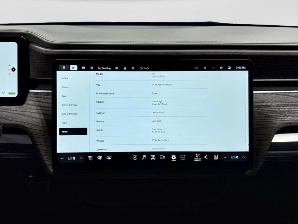 2023 Rivian R1S view 14