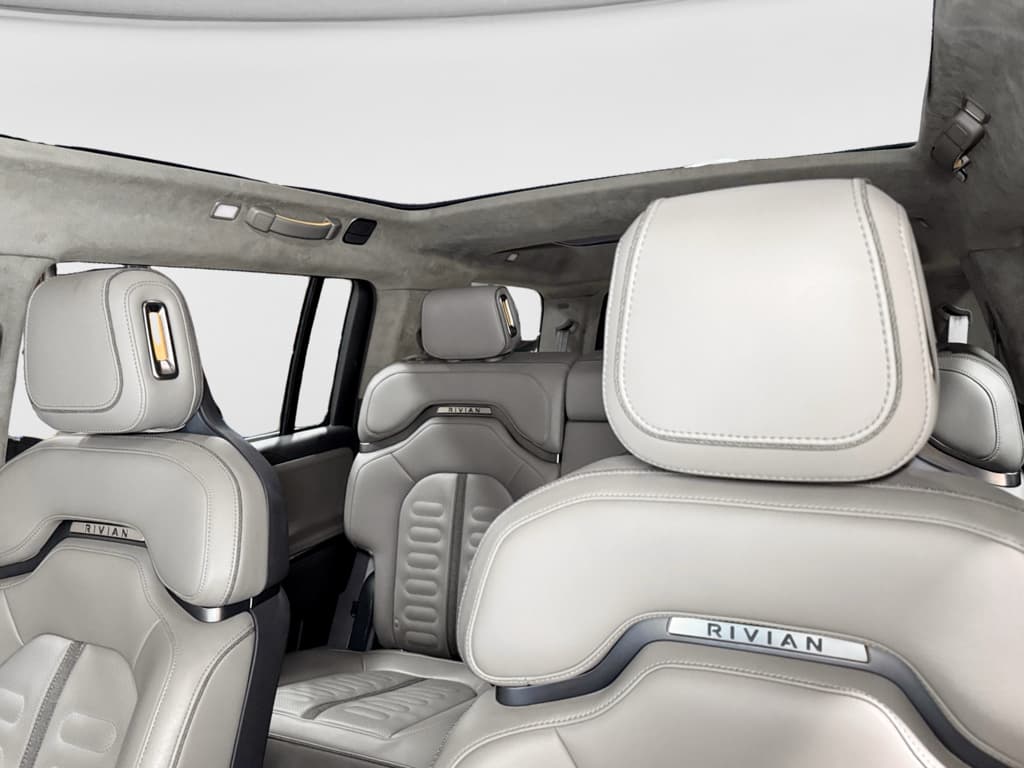2023 Rivian R1S view 24
