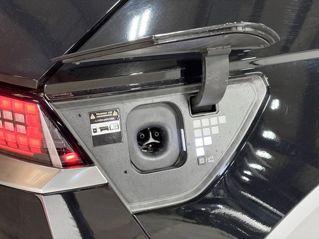 2025 Hyundai IONIQ 5 view 5