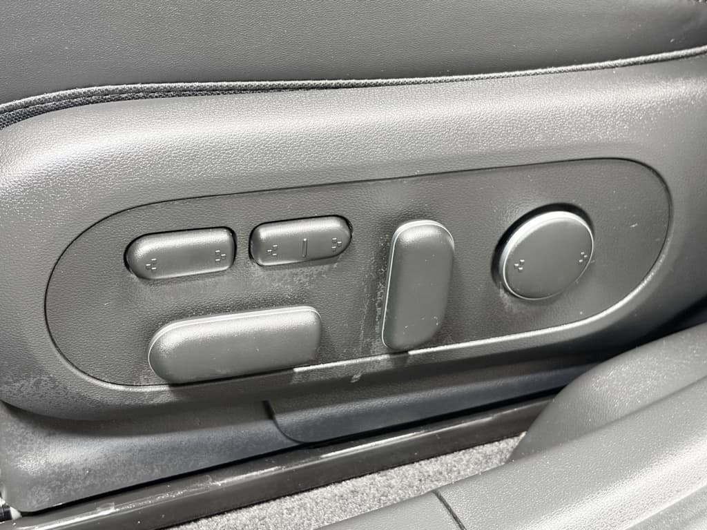 2025 Hyundai IONIQ 5 view 7