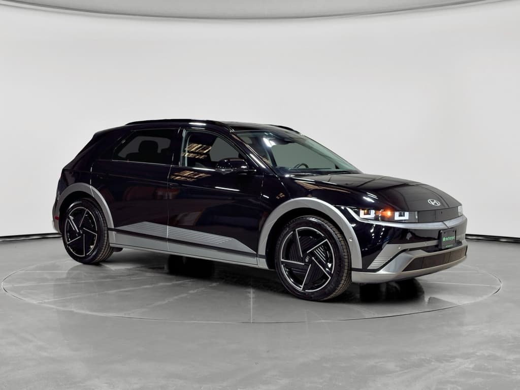 2025 Hyundai IONIQ 5 view 4