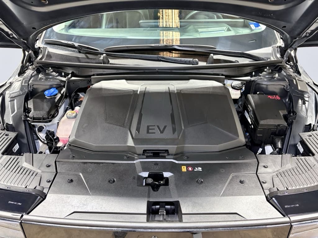 2025 Hyundai IONIQ 5 view 27