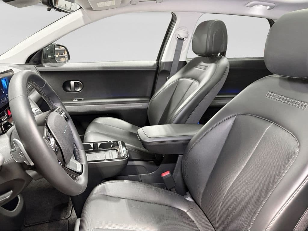 2025 Hyundai IONIQ 5 view 19