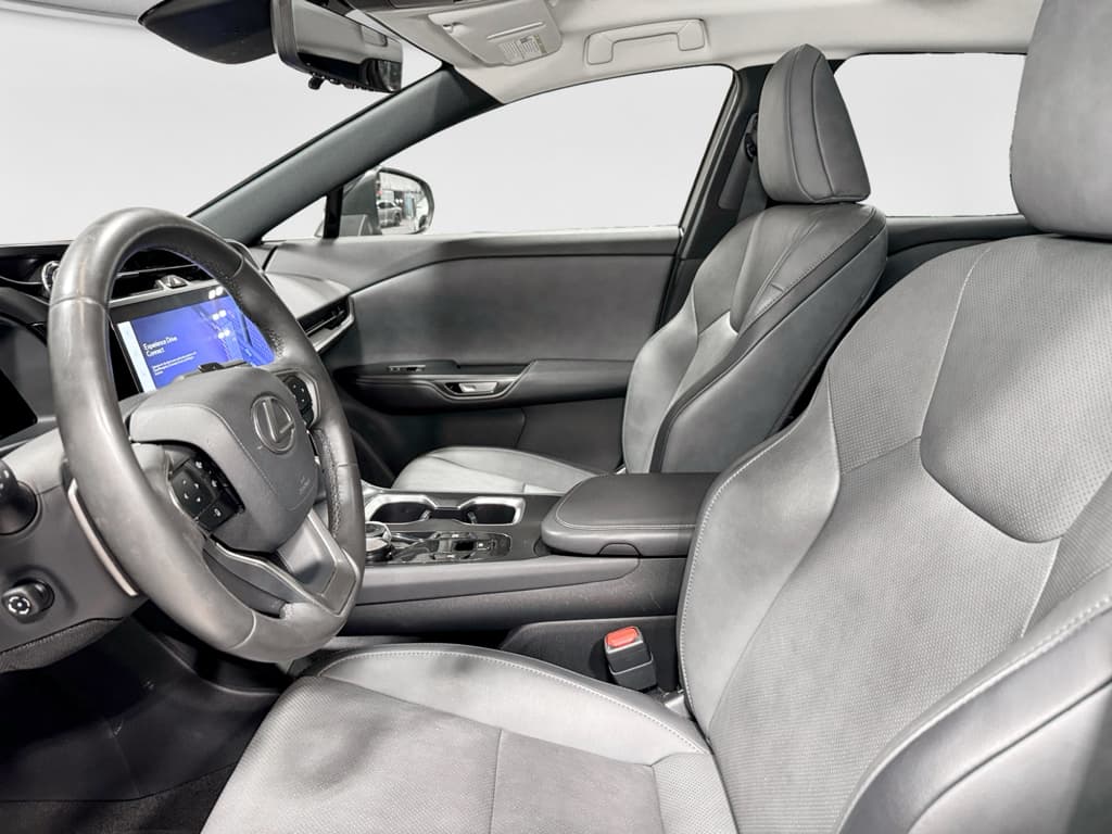2023 Lexus RZ 450e view 16