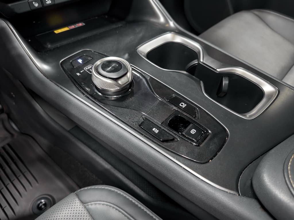 2023 Lexus RZ 450e view 18