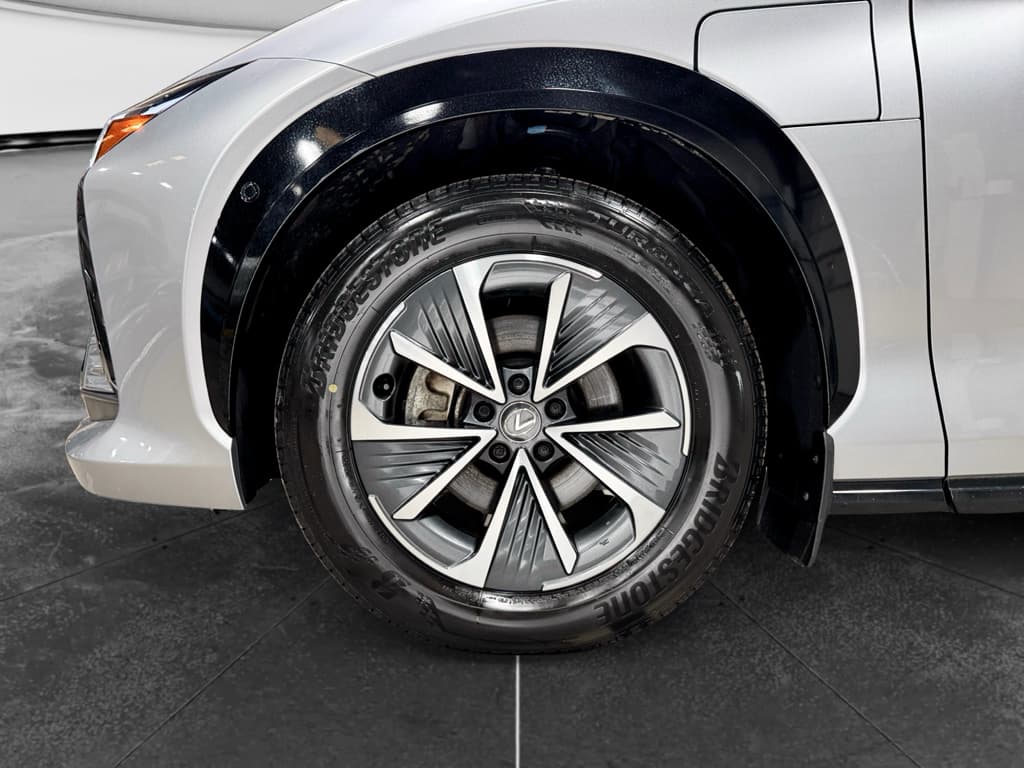 2023 Lexus RZ 450e view 27