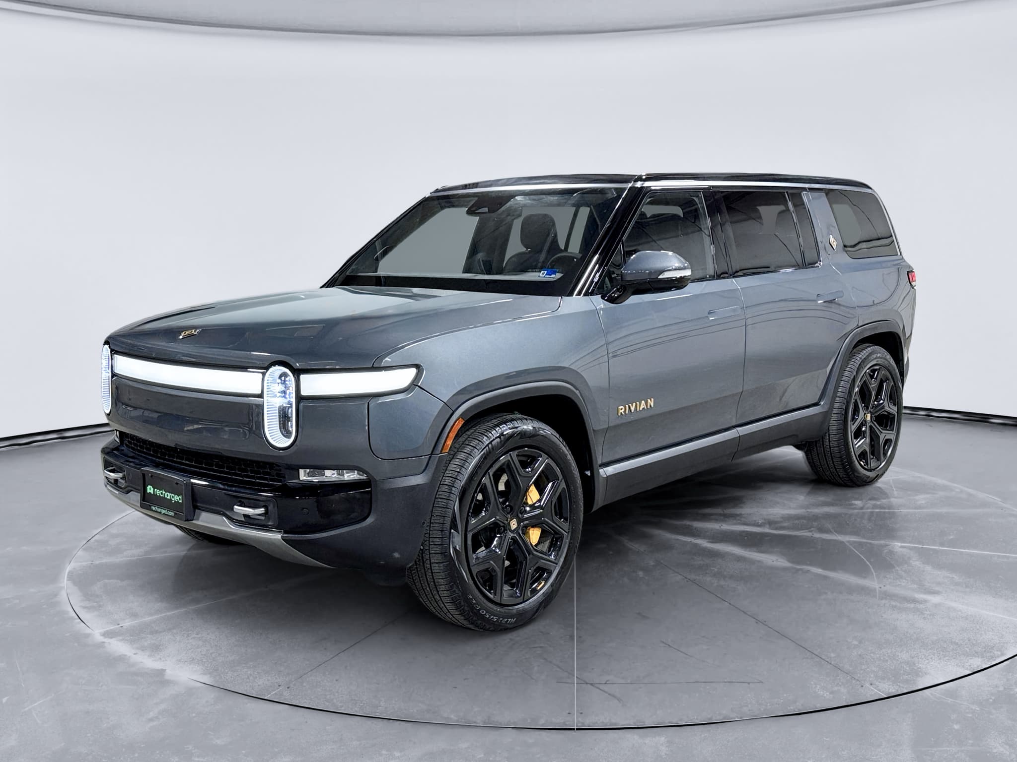 2022 Rivian R1S