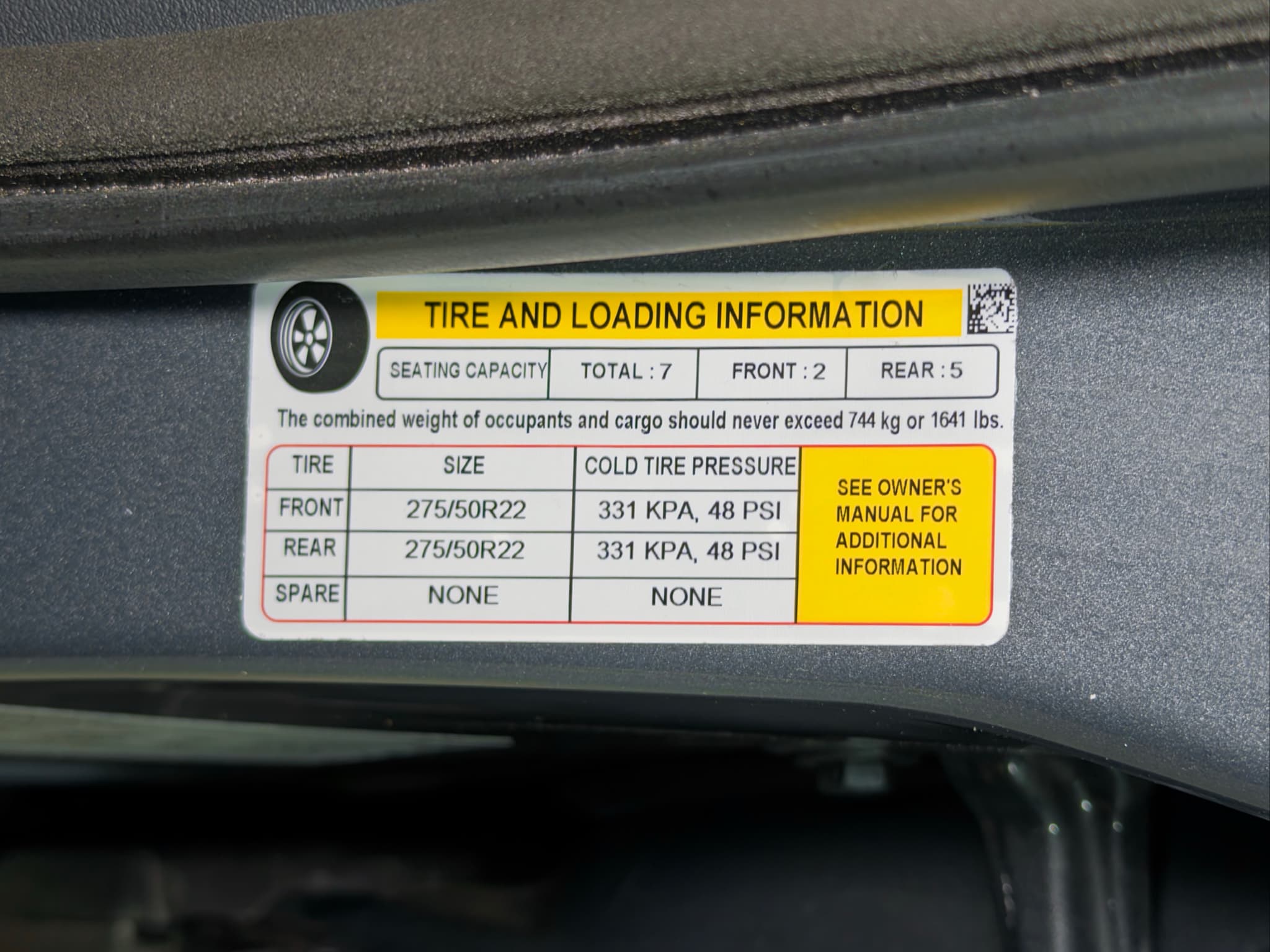 2022 Rivian R1S view 30