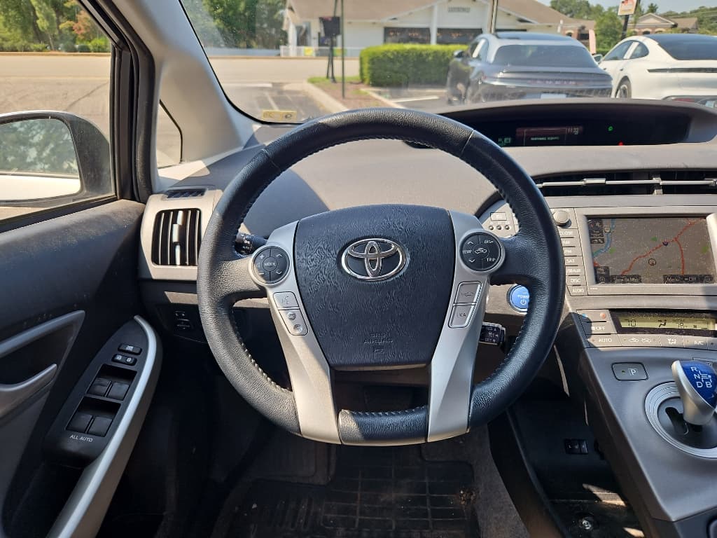 2015 Toyota Prius view 6