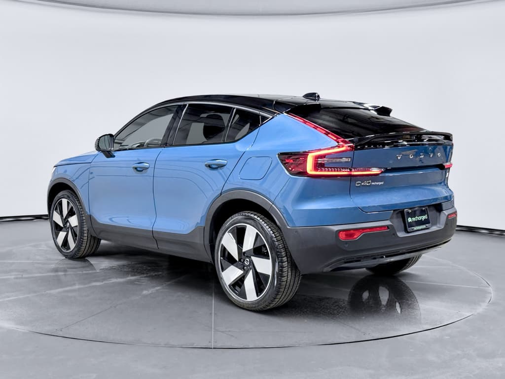 2022 Volvo C40 Recharge view 2