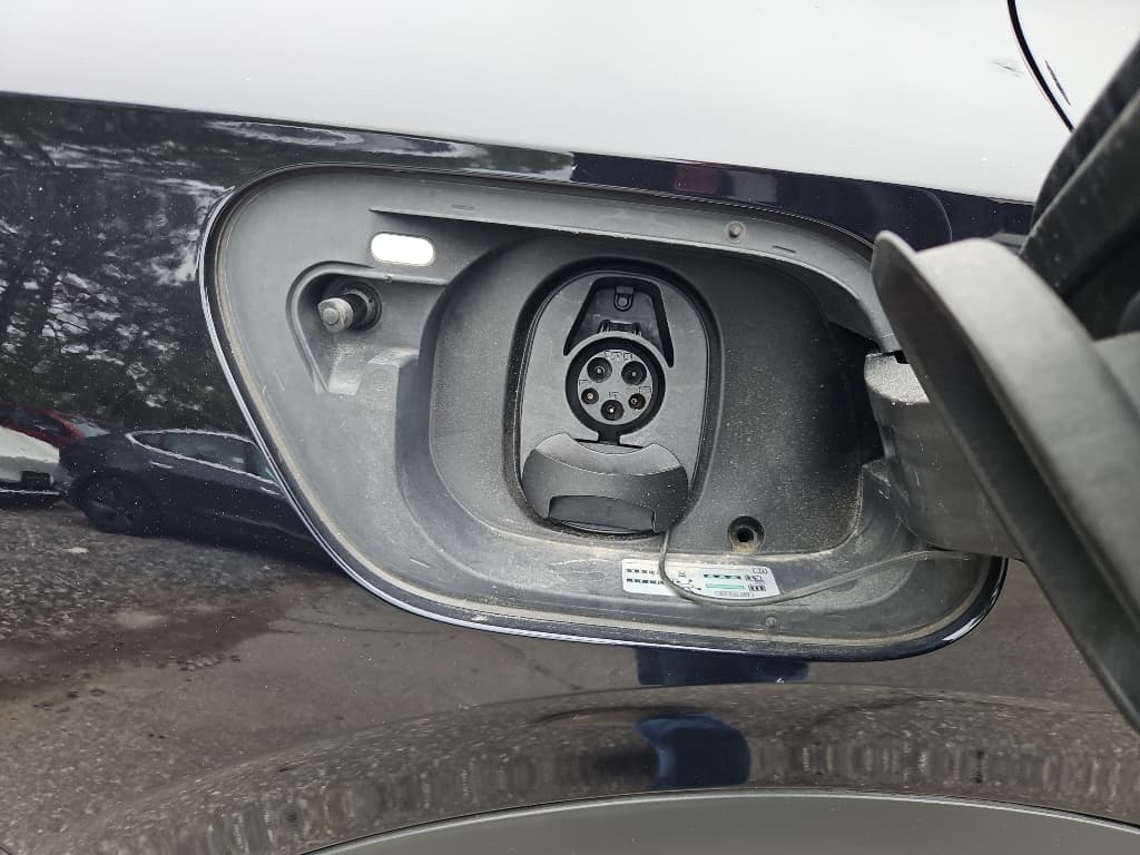 2023 Volkswagen ID.4 view 5