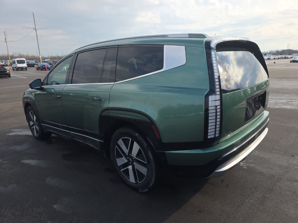 2026 Hyundai IONIQ 9 view 4