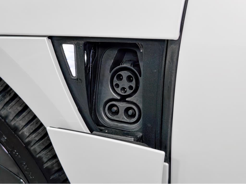 2024 Lucid Air view 5