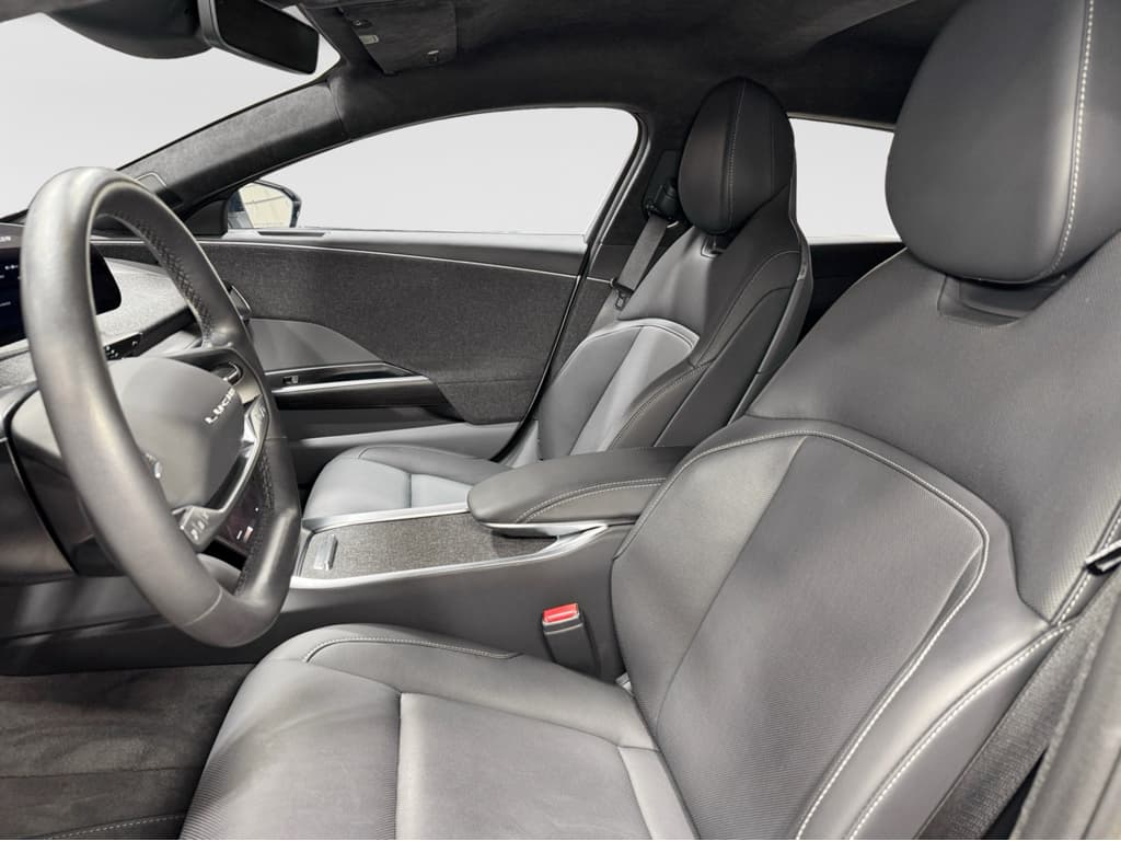 2024 Lucid Air view 17
