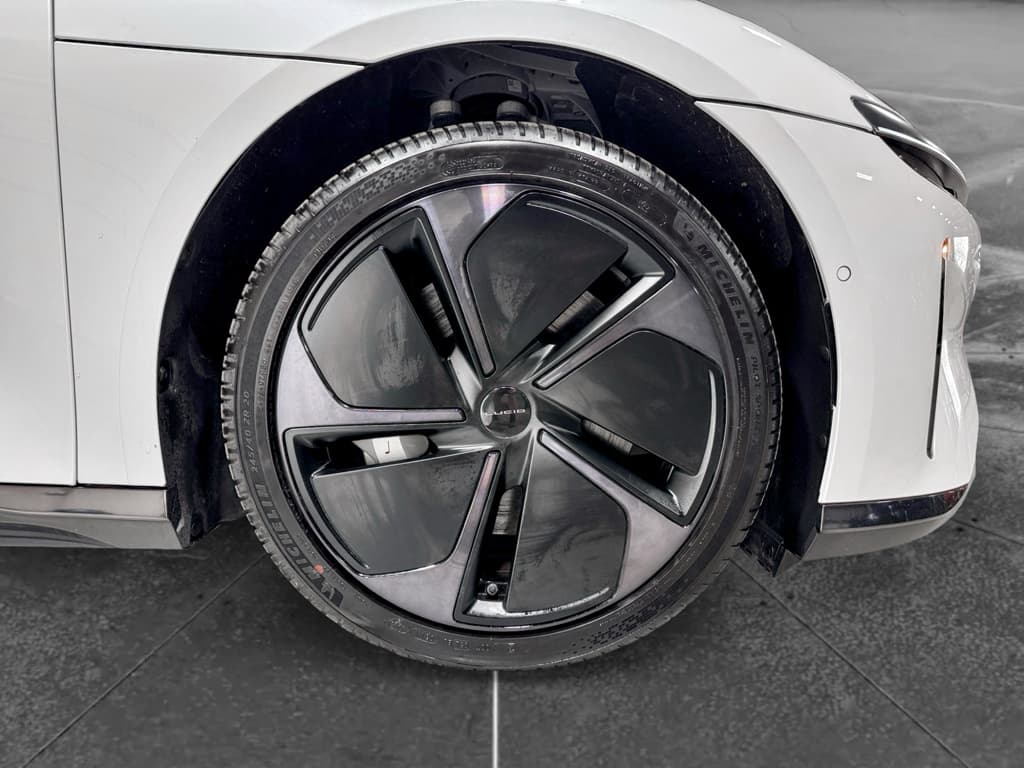 2024 Lucid Air view 35