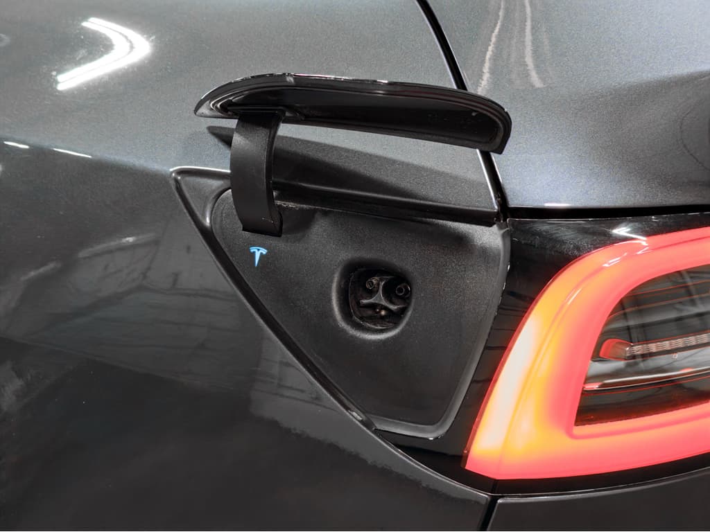 2020 Tesla Model Y view 5