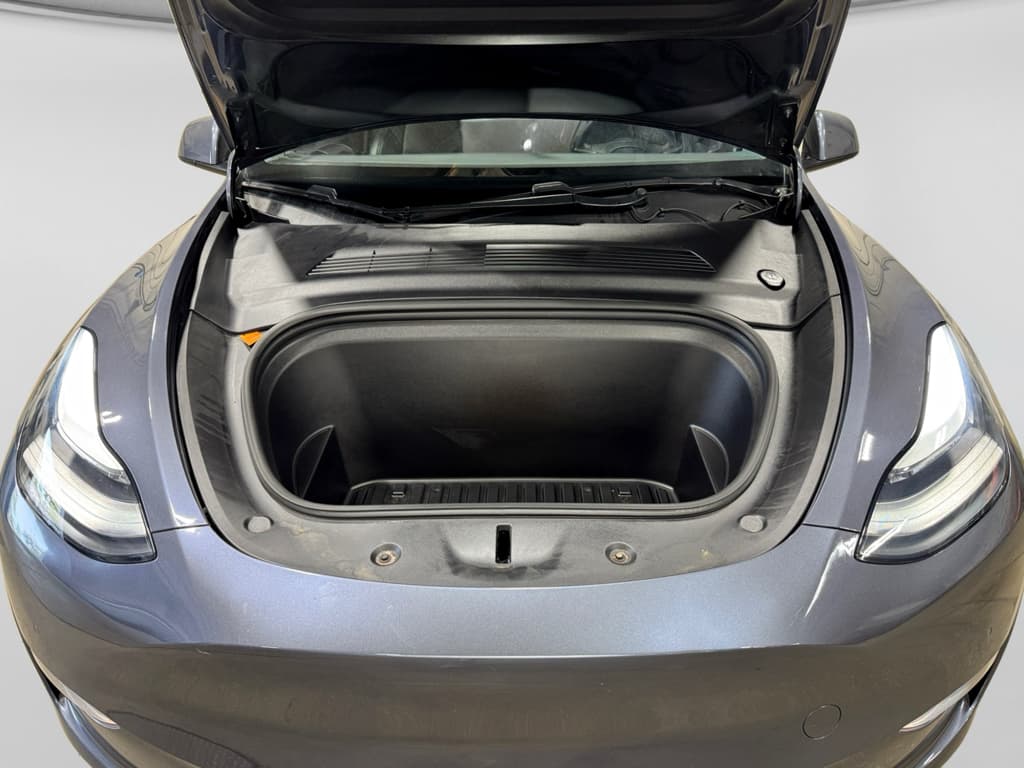 2020 Tesla Model Y view 24