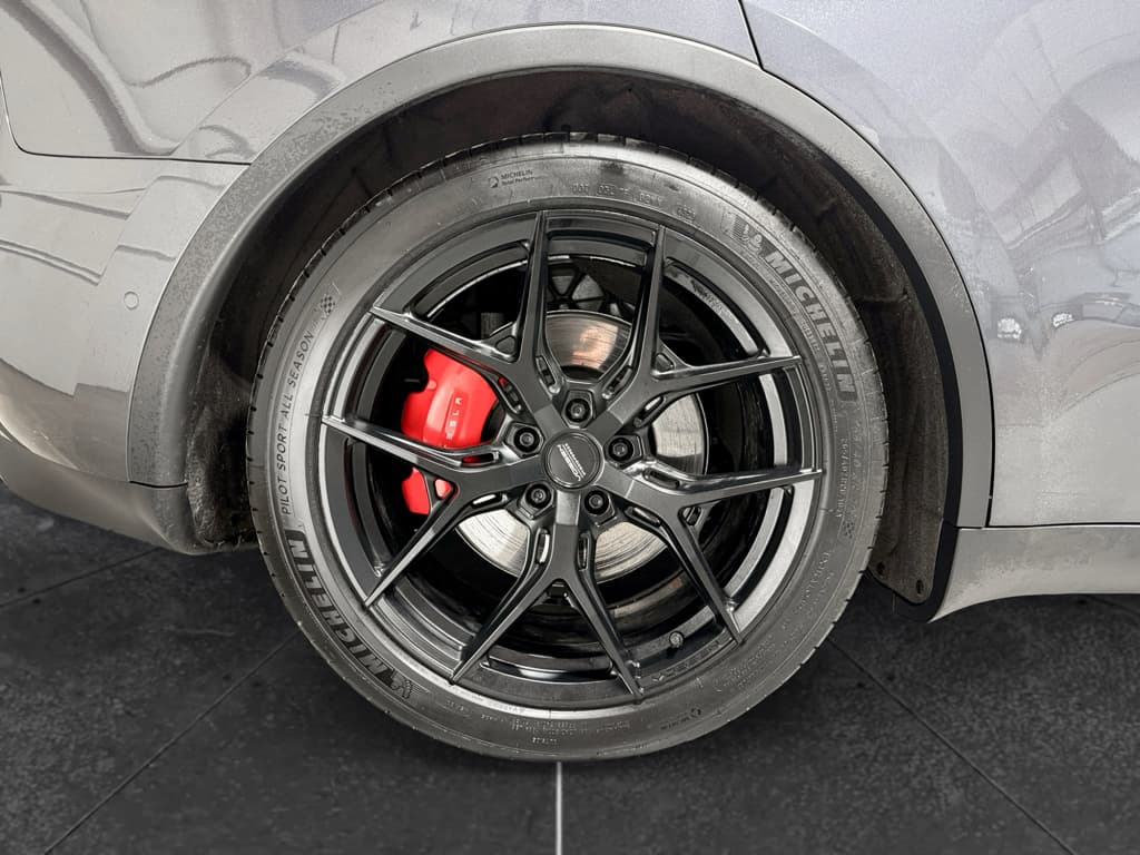 2020 Tesla Model Y view 36