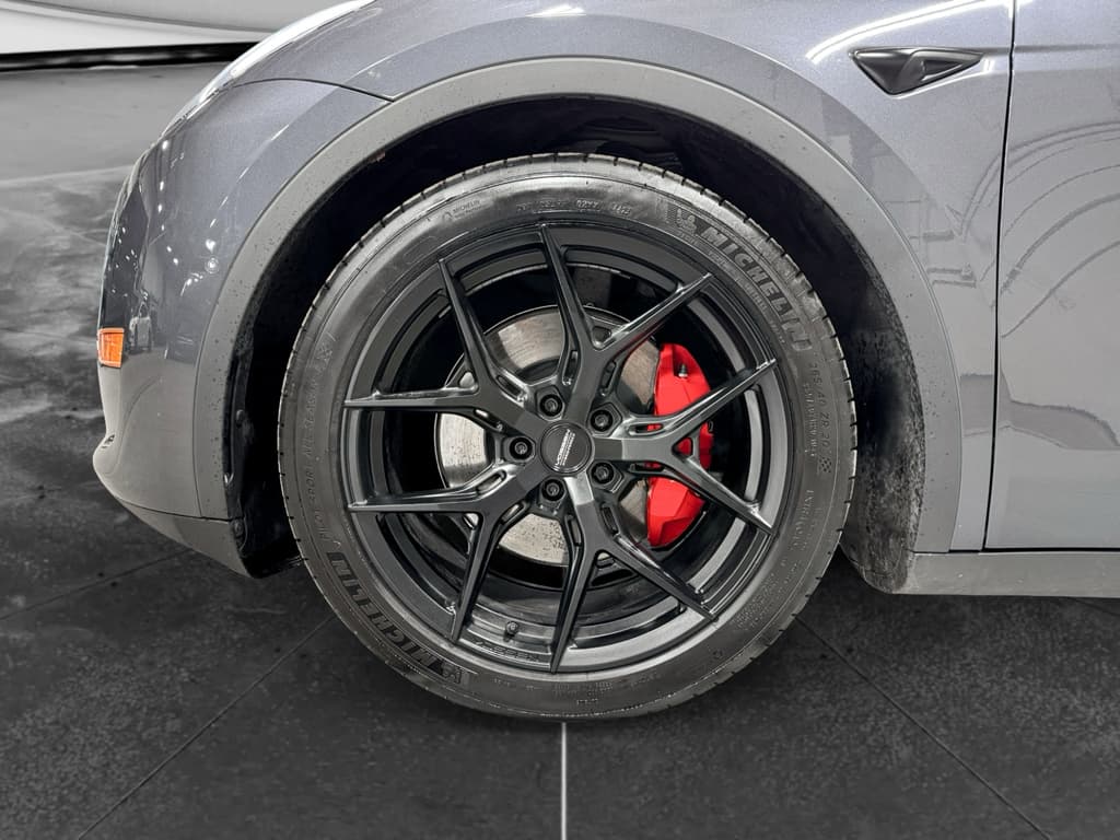 2020 Tesla Model Y view 30