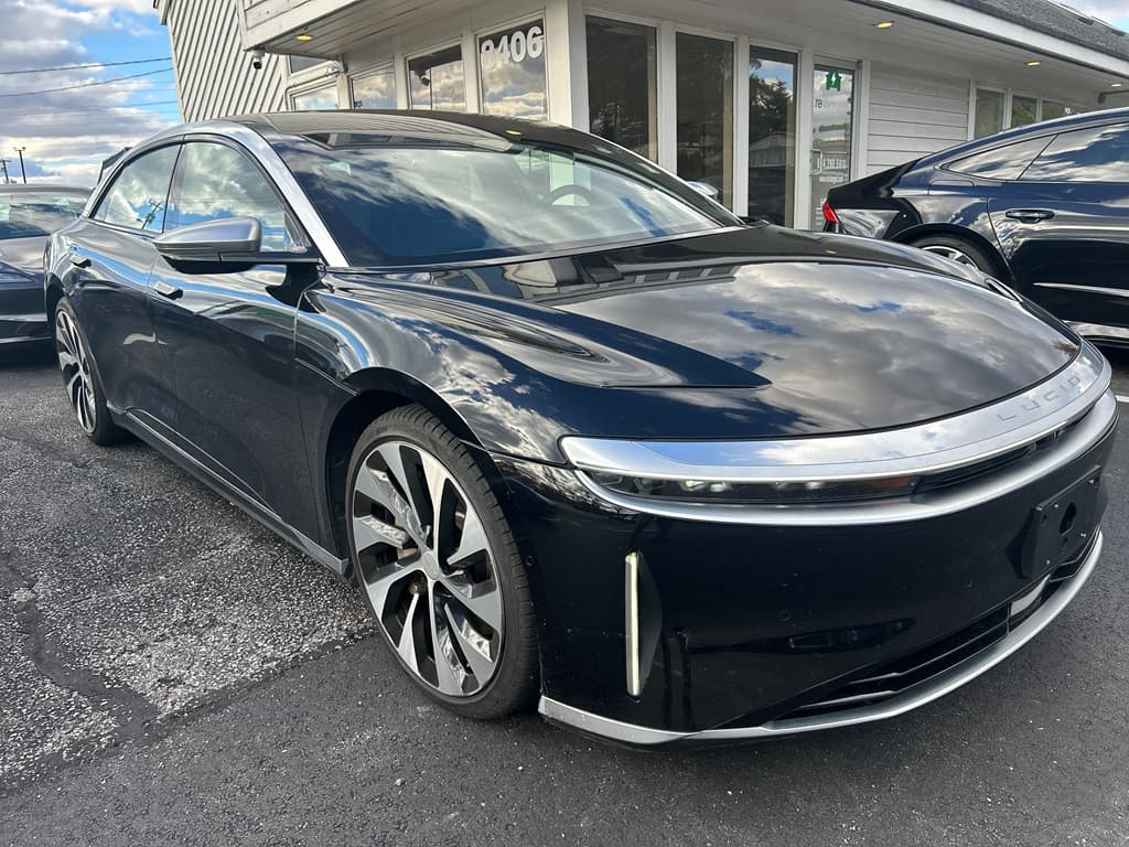 2022 Lucid Air view 4
