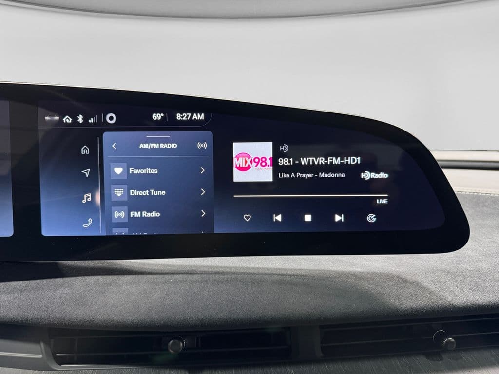 2022 Lucid Air view 15