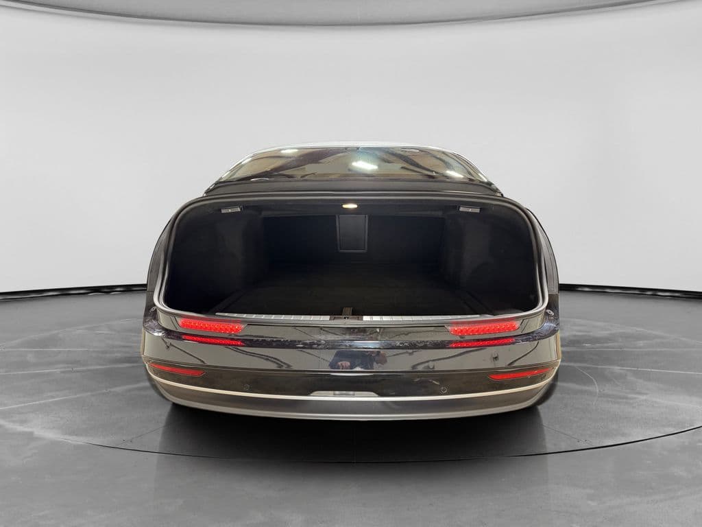 2022 Lucid Air view 12