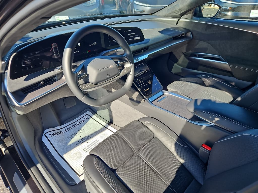 2022 Lucid Air view 19