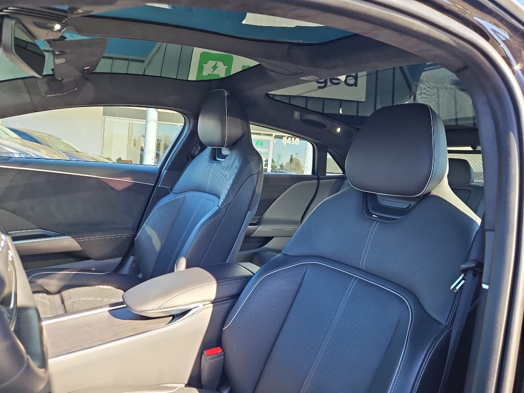 2022 Lucid Air view 26