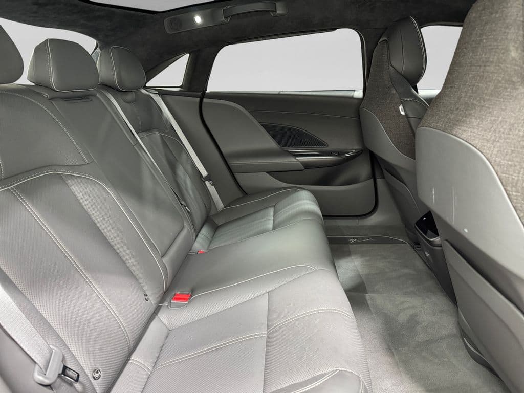 2022 Lucid Air view 10