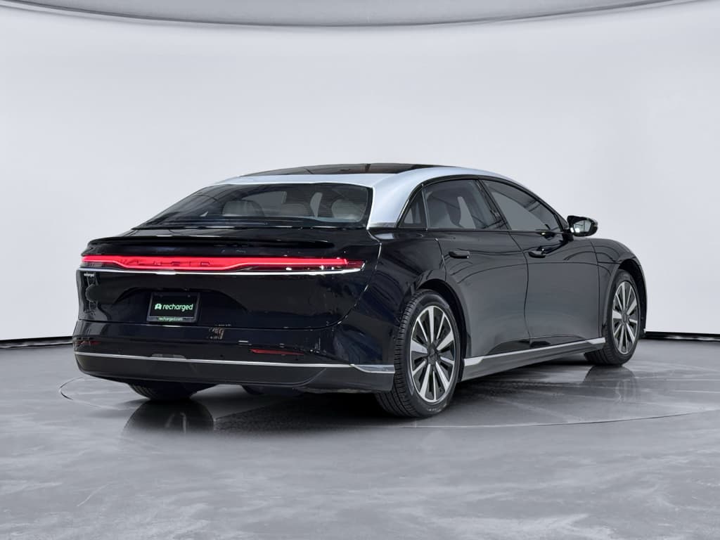 2022 Lucid Air view 3