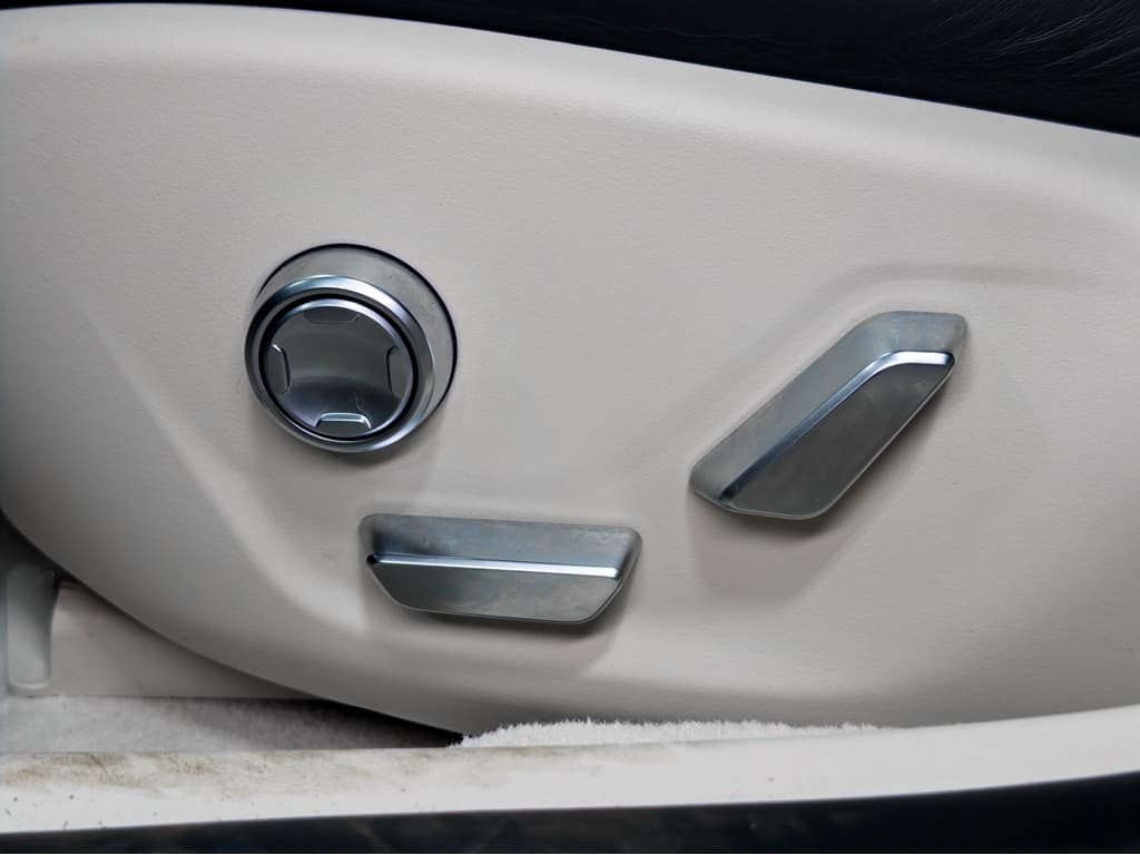 2022 Lucid Air view 7
