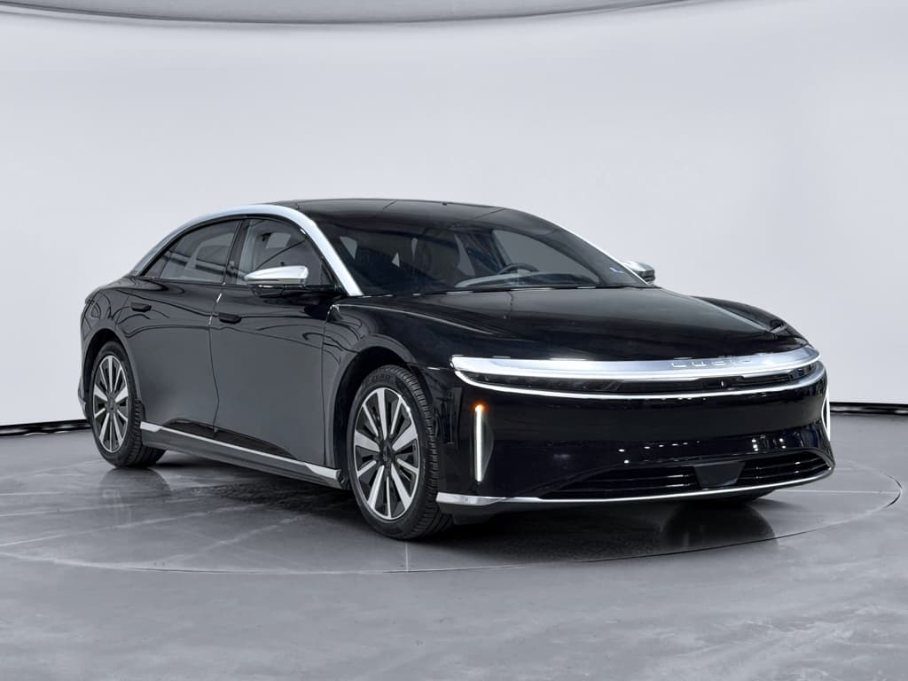 2022 Lucid Air view 4