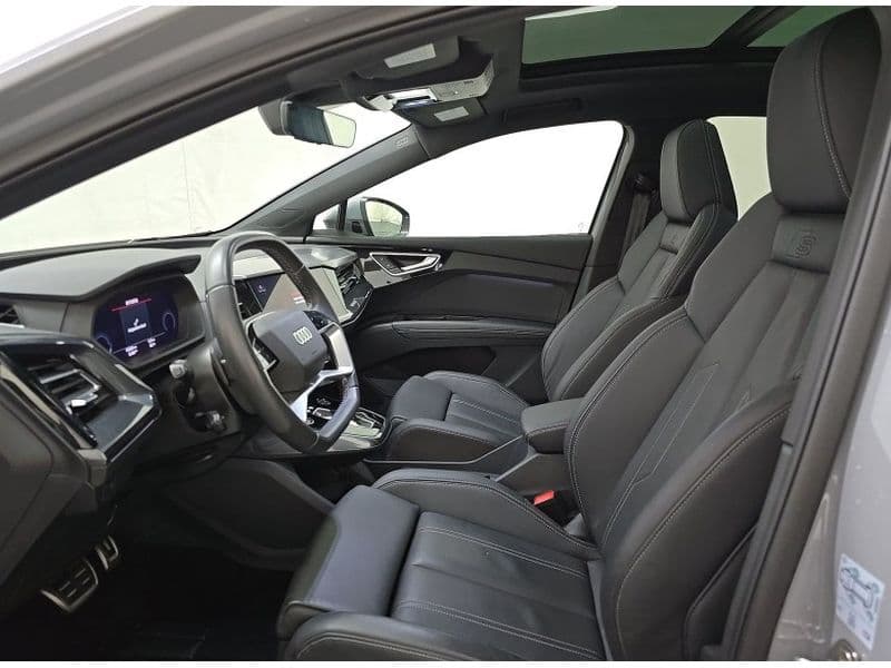 2025 Audi Q4 e-tron Sportback view 5