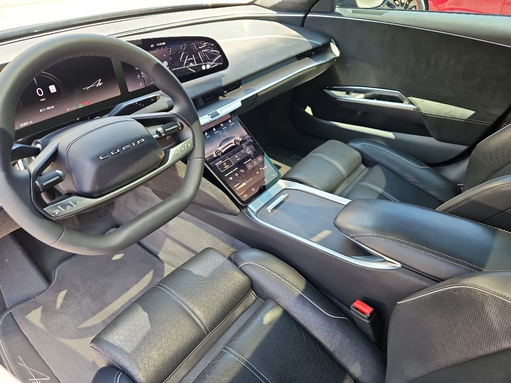 2022 Lucid Air view 19