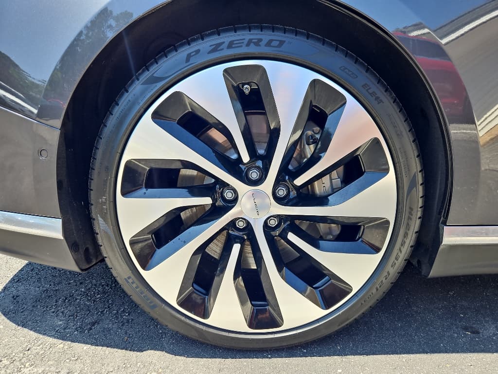 2022 Lucid Air view 31