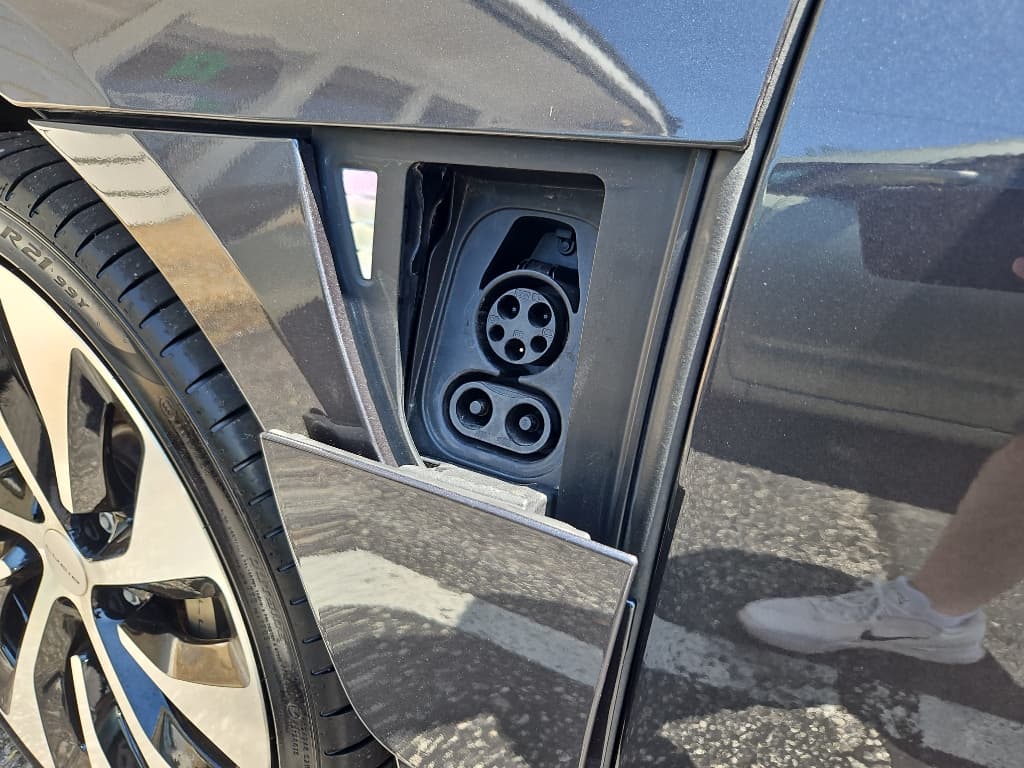 2022 Lucid Air view 5