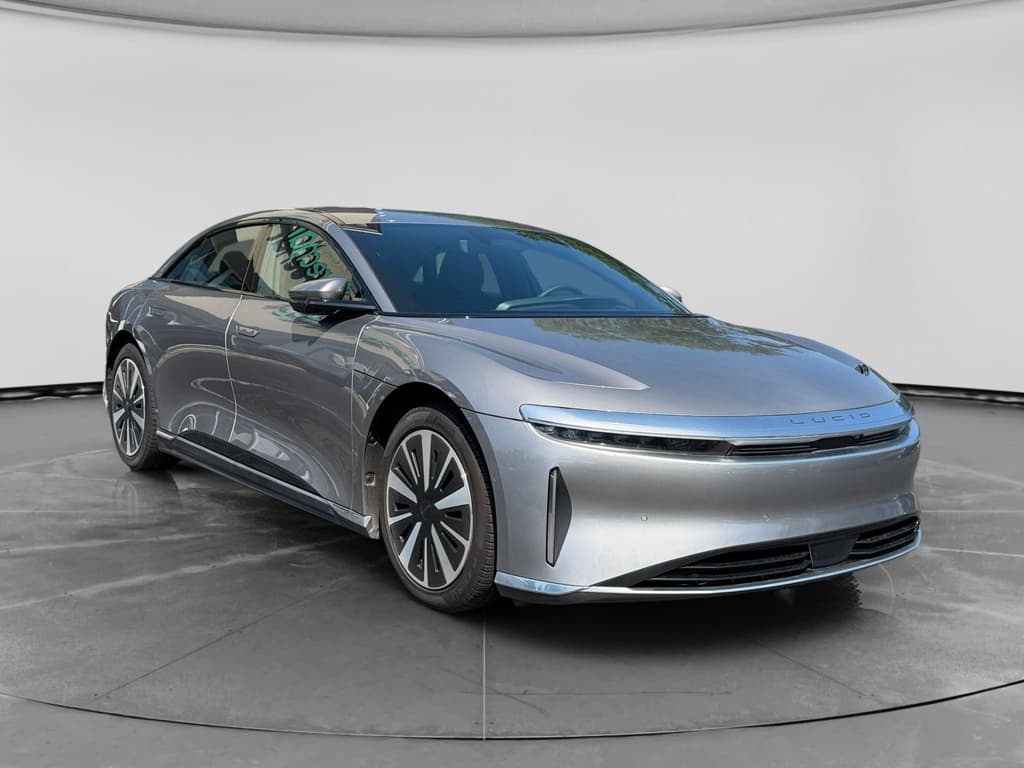 2024 Lucid Air view 3
