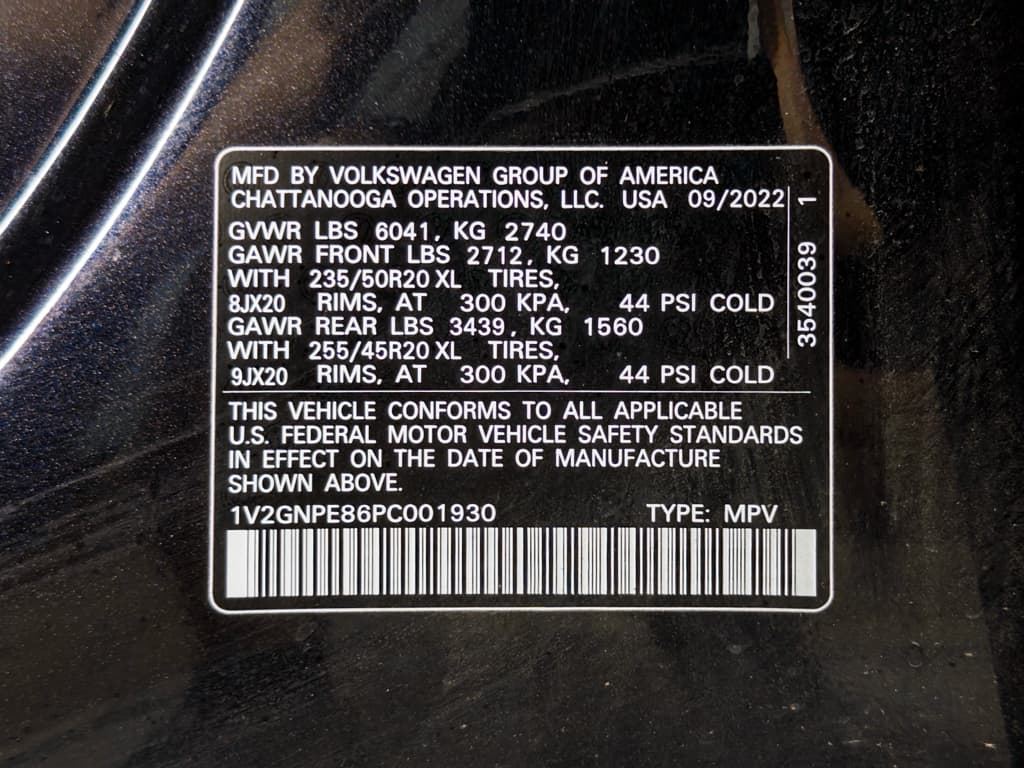 2023 Volkswagen ID.4 view 28