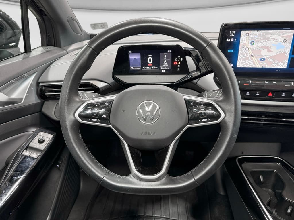 2023 Volkswagen ID.4 view 8