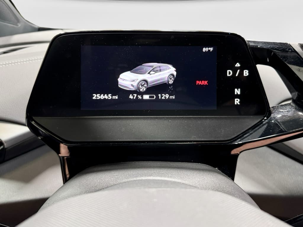 2023 Volkswagen ID.4 view 9