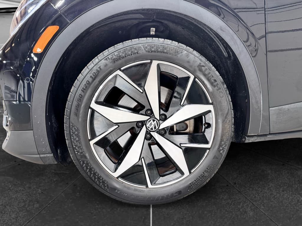 2023 Volkswagen ID.4 view 30