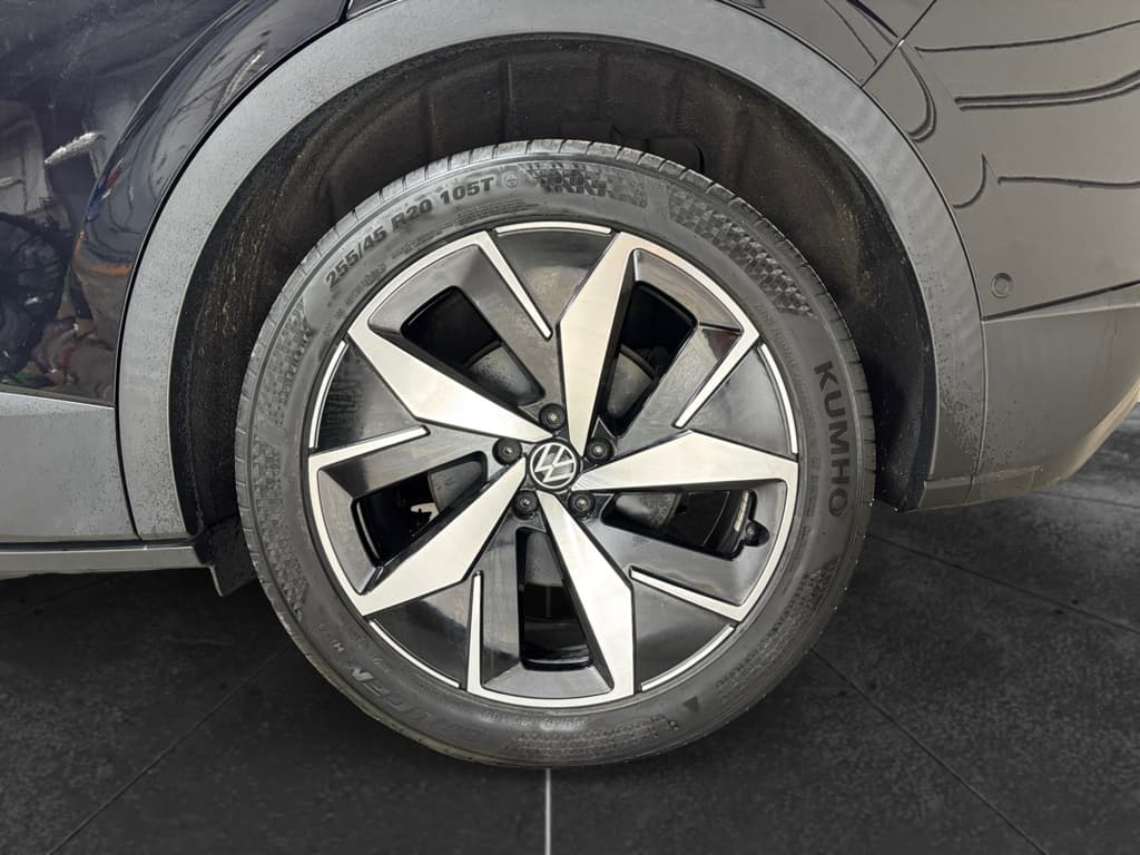 2023 Volkswagen ID.4 view 36