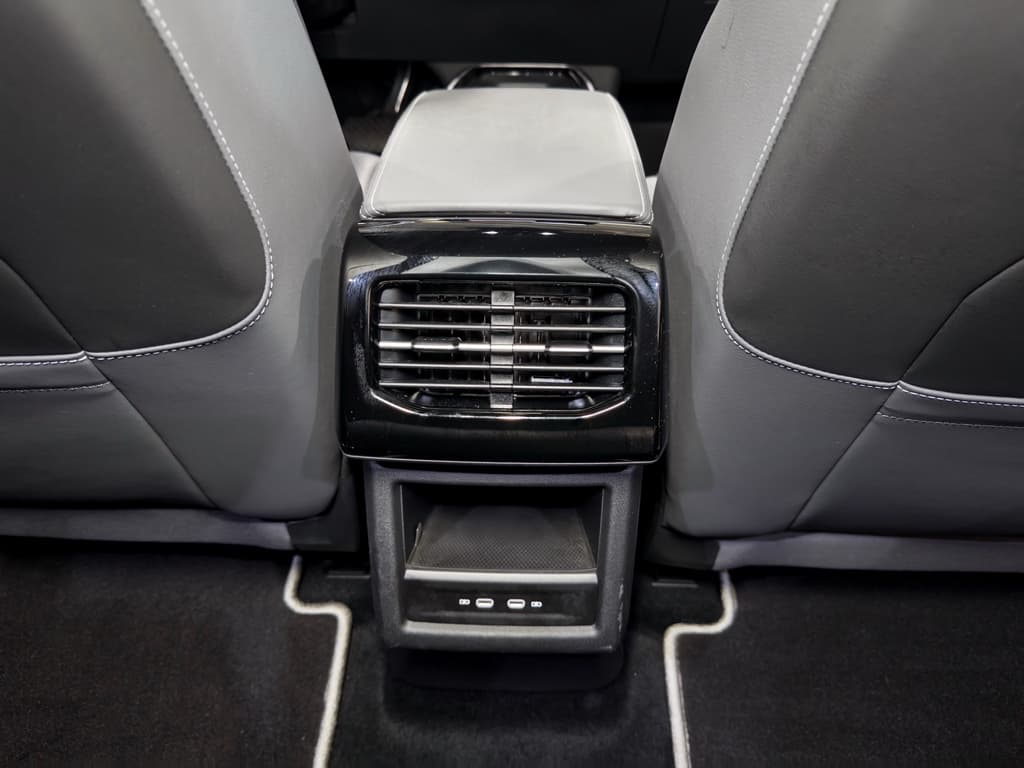 2023 Volkswagen ID.4 view 22