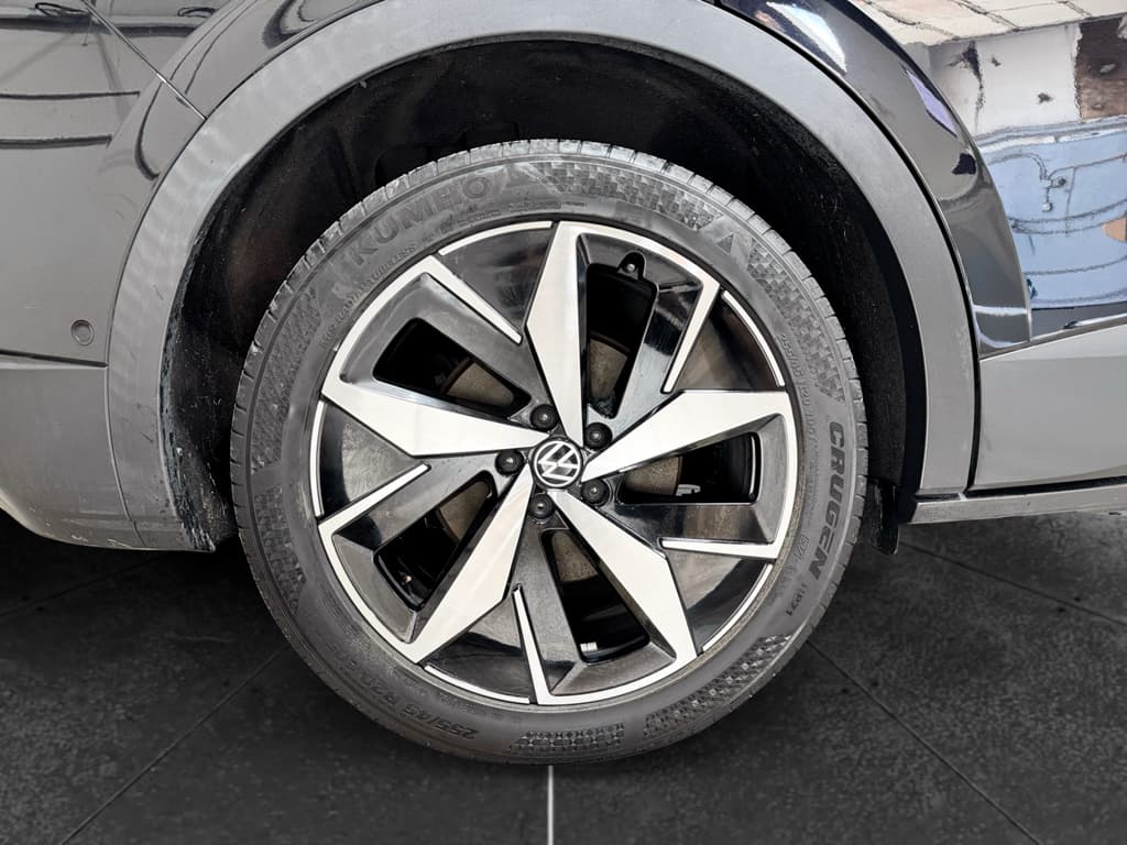 2023 Volkswagen ID.4 view 32