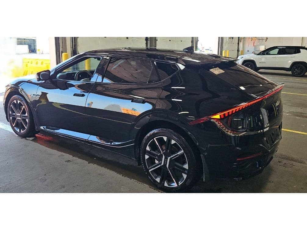 2025 Kia EV6 view 4