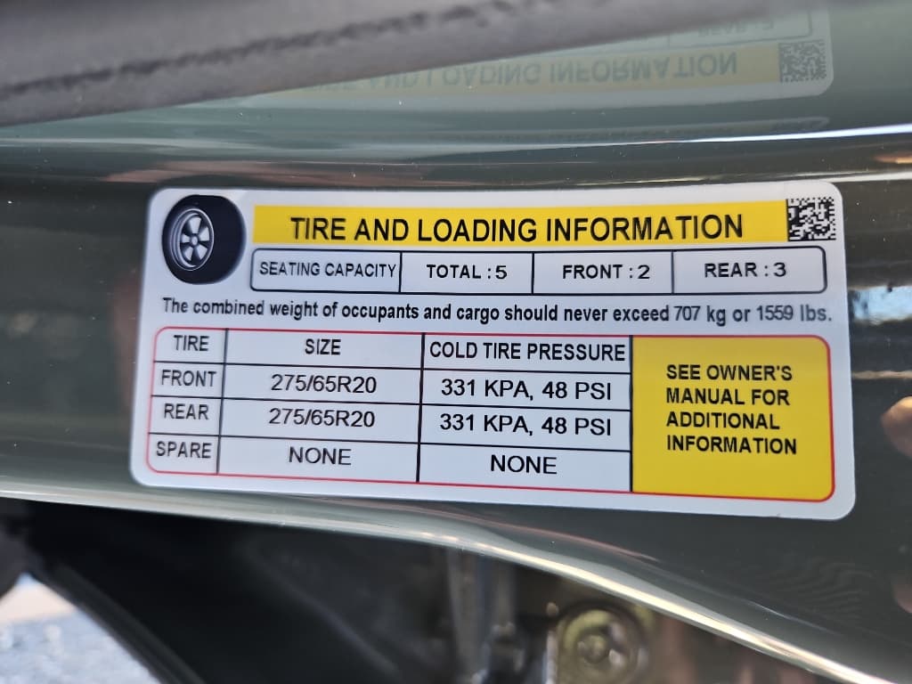 2022 Rivian R1T view 31