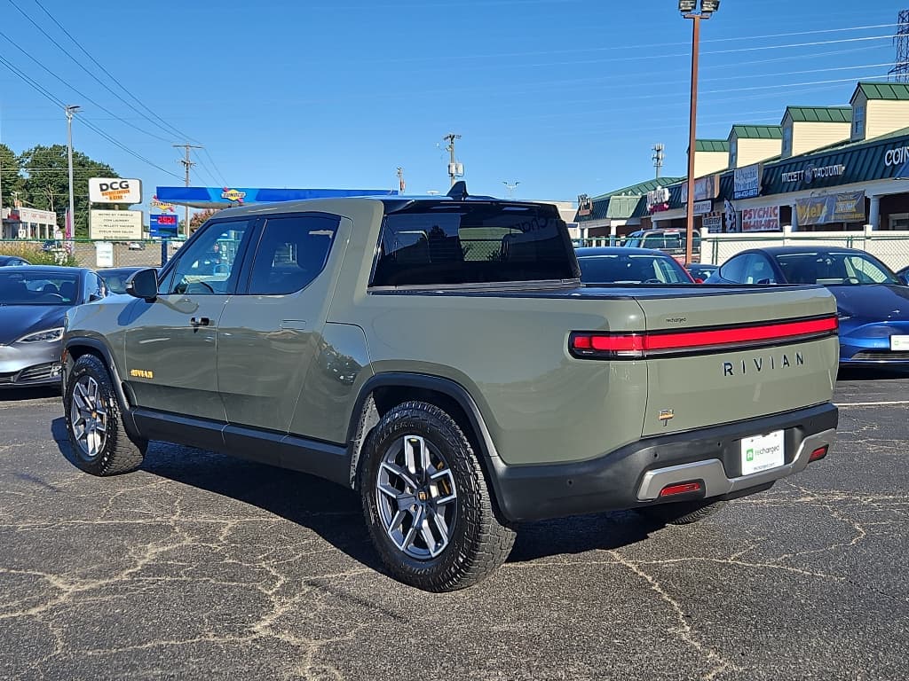 2022 Rivian R1T view 2
