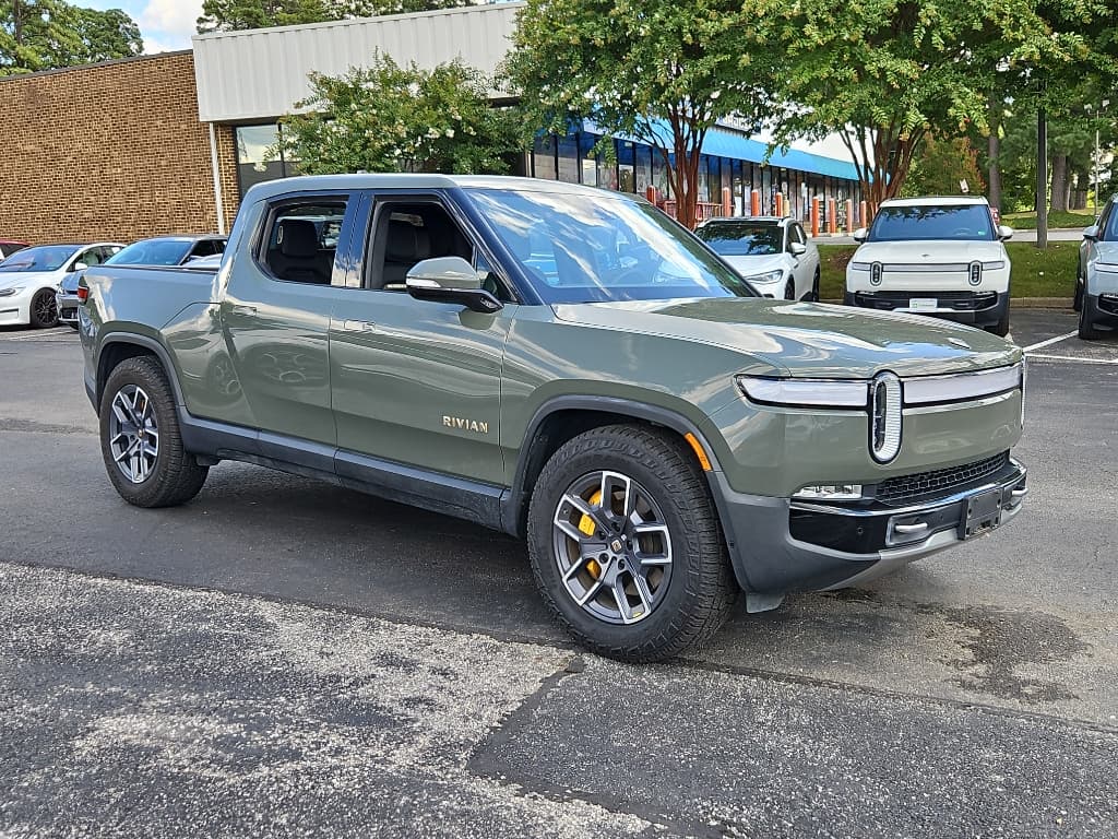 2022 Rivian R1T view 4