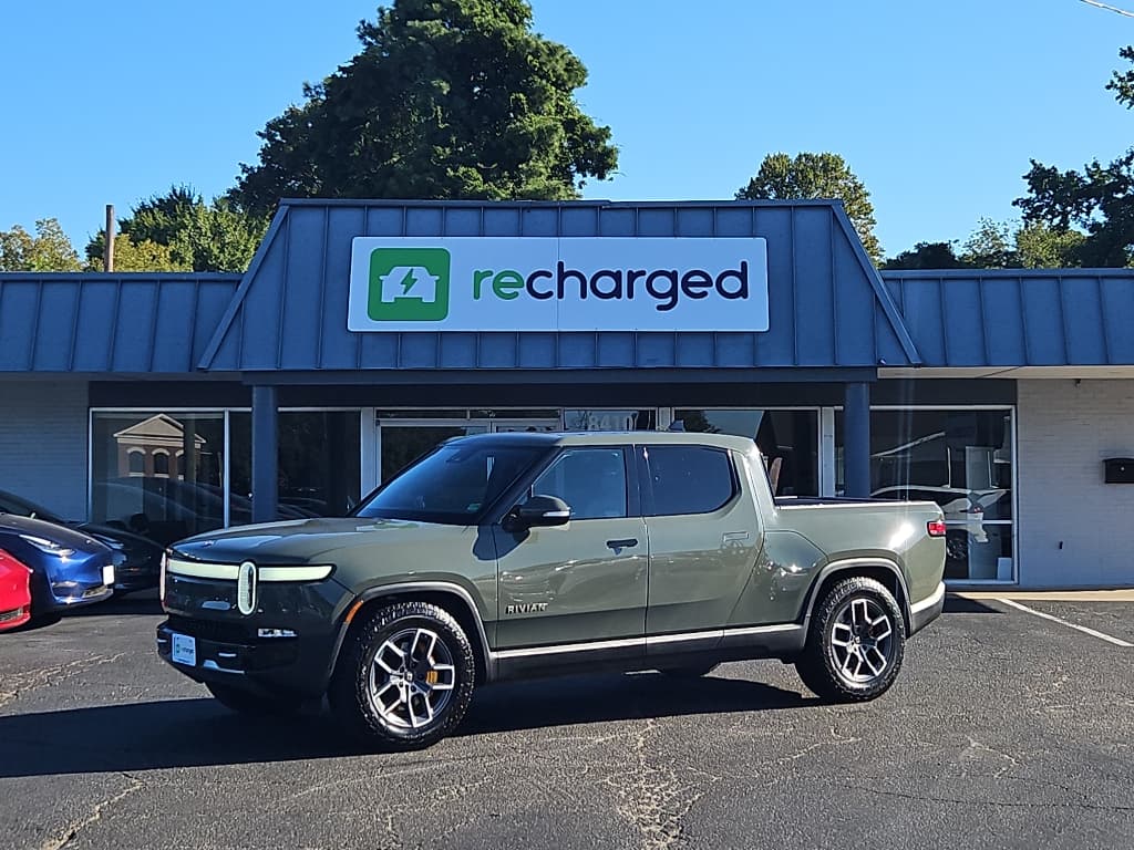 2022 Rivian R1T view 1